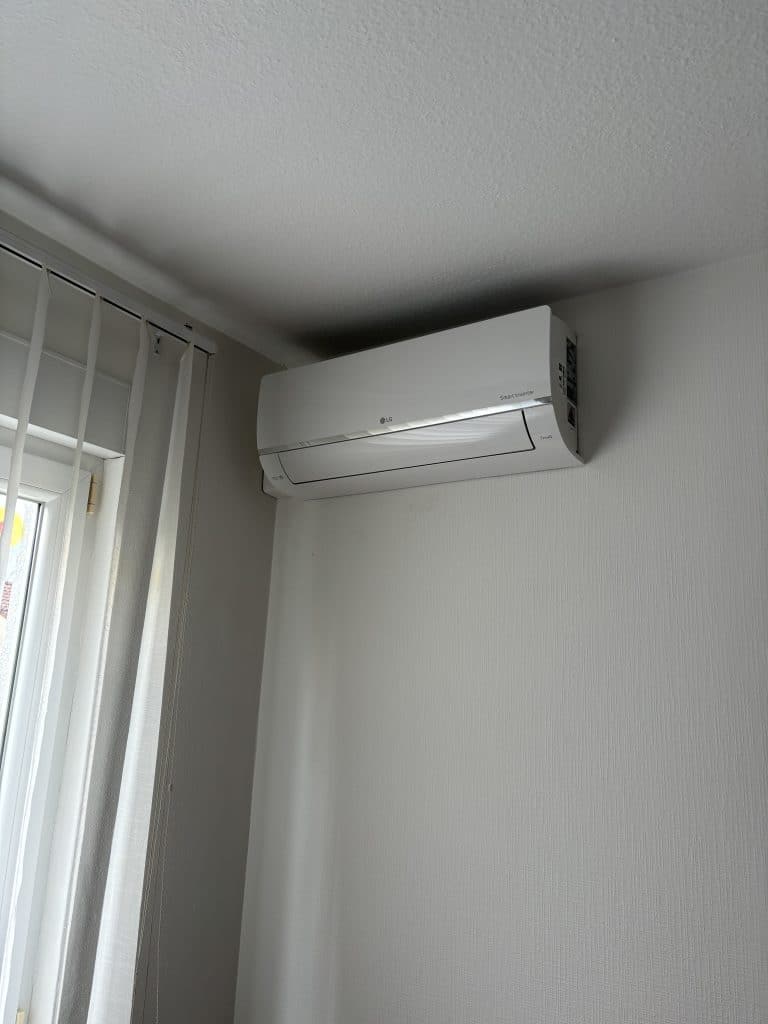 Unit&eacute; int&eacute;rieure de climatisation r&eacute;versible install&eacute;e &agrave; Lorquin par Stratherm
