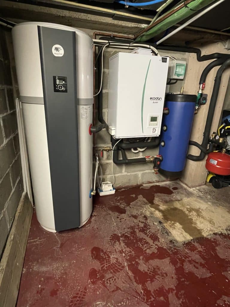 Module int&eacute;rieur et ballon li&eacute;s &agrave; une pompe &agrave; chaleur Air/Eau &agrave; Gambsheim