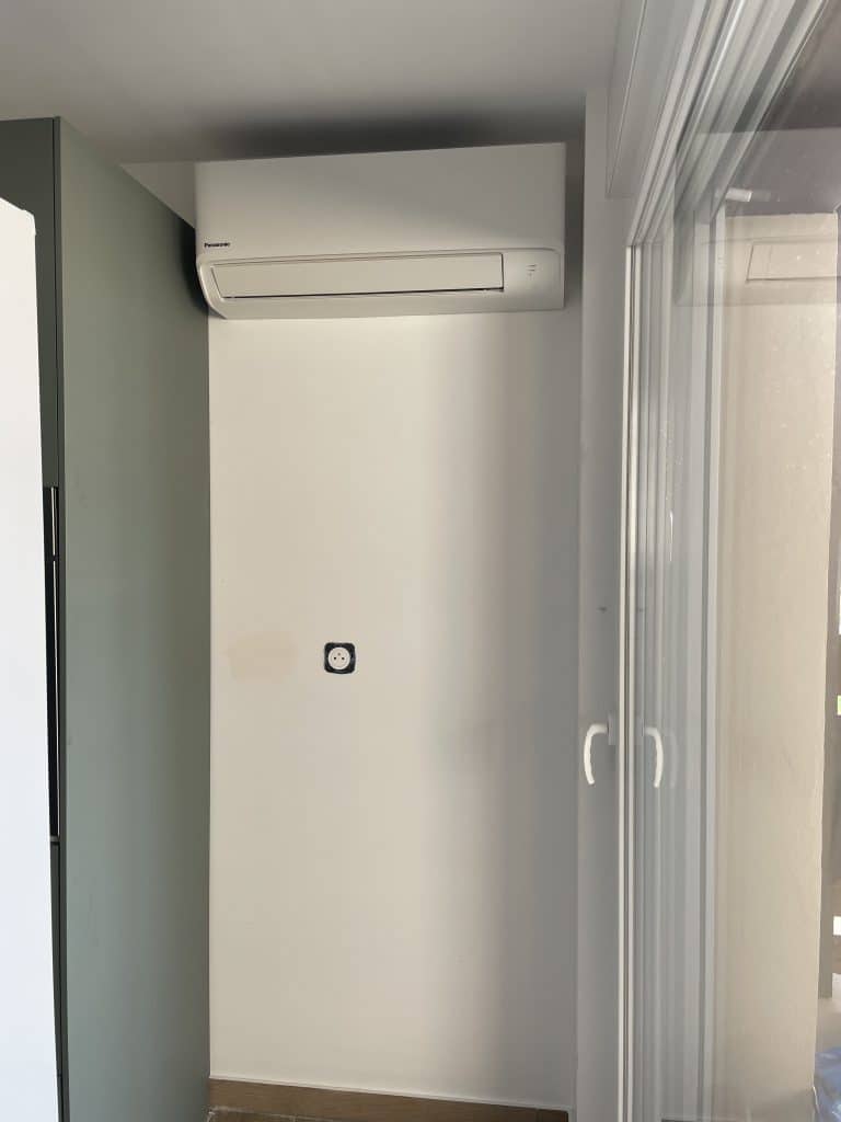 Unit&eacute; int&eacute;rieure de climatisation bi-split install&eacute;e &agrave; Berstett par Stratherm