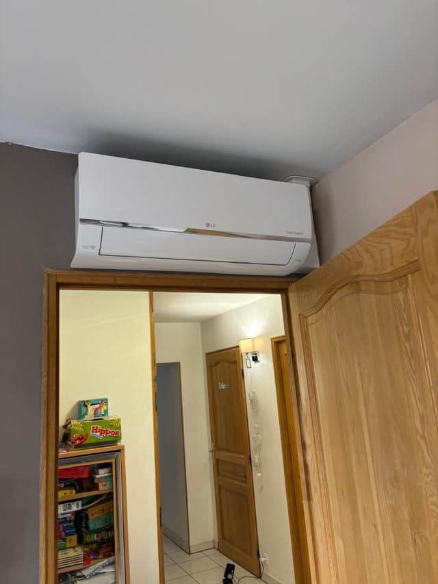 Unité intérieure de climatisation multi-split installée à Bebing par Stratherm