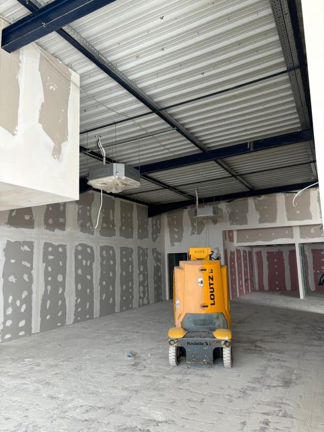 Installation de gaines et unités de climatisation dans un restaurant à Strasbourg